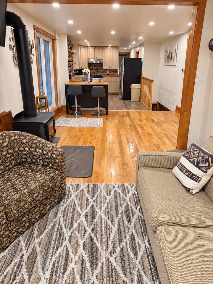 Spacious 3BR Catskills Retreat | Cozy Sunroom