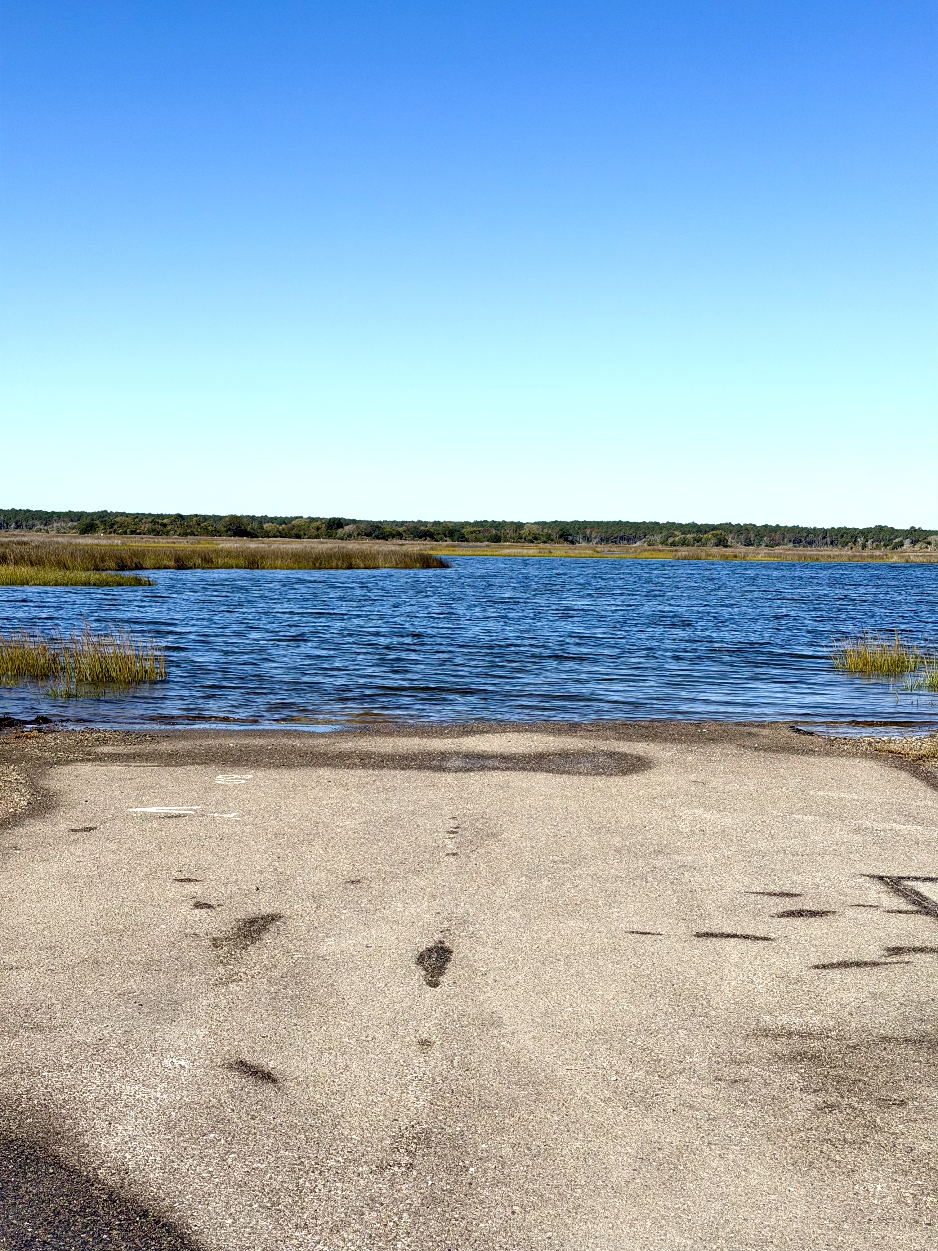 Nearby public boat launch on Reeves Street, just two streets from The Marsh Hamlet. A convenient spot for launching kayaks, paddleboards, and small skiffs to explore the surrounding waterways.