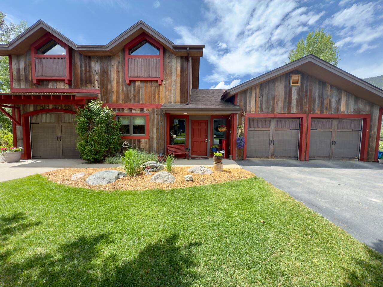 4BR Lone Peak View, Nordic Skiing, Hot Tub+Sauna