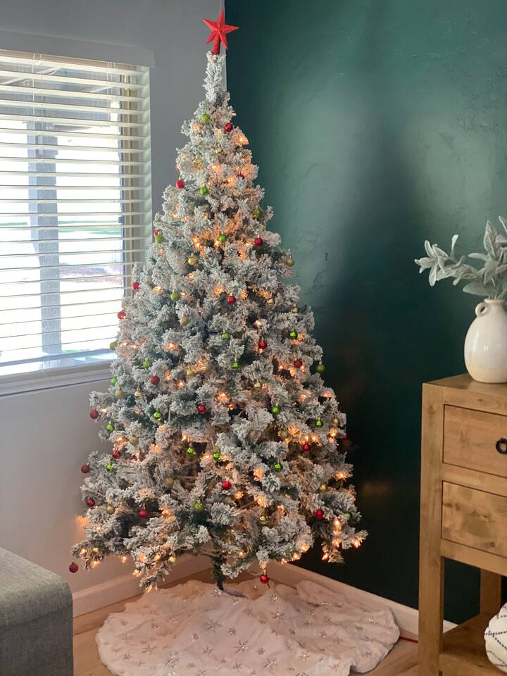 During the holidays, the living room becomes a festive retreat. The soft glow of the tree adds sparkle, making movie nights cozier and gatherings more magical — the perfect backdrop for holiday memories in Tucson.