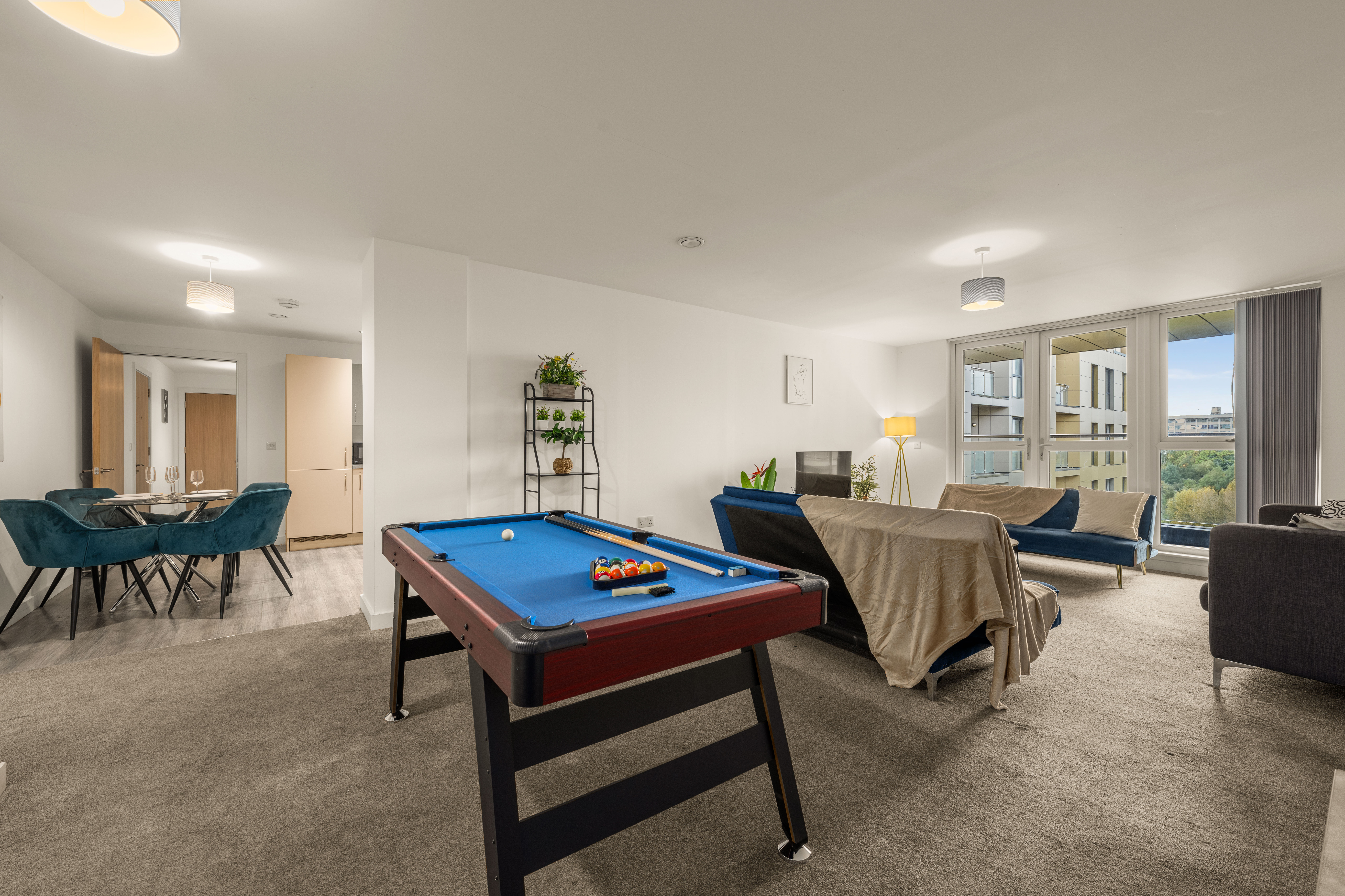 Spacious 2BR • Pool table • Workspace • Balcony - Apartment