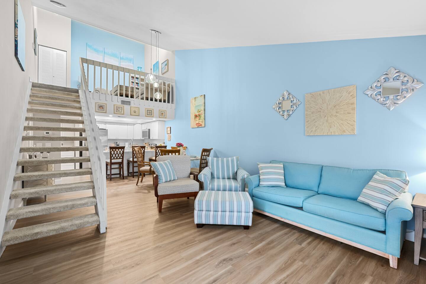 Gated Community / Near Beach & Downtown / Pool