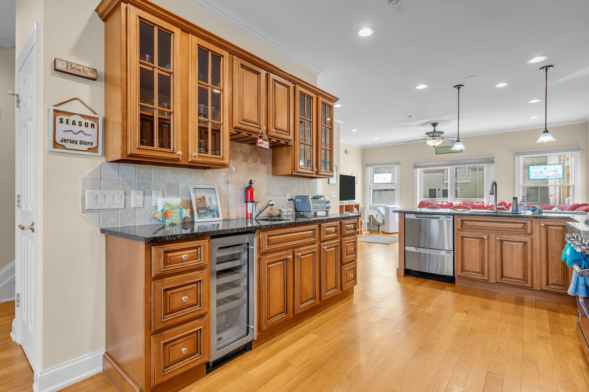 21 Blaine Ave #6