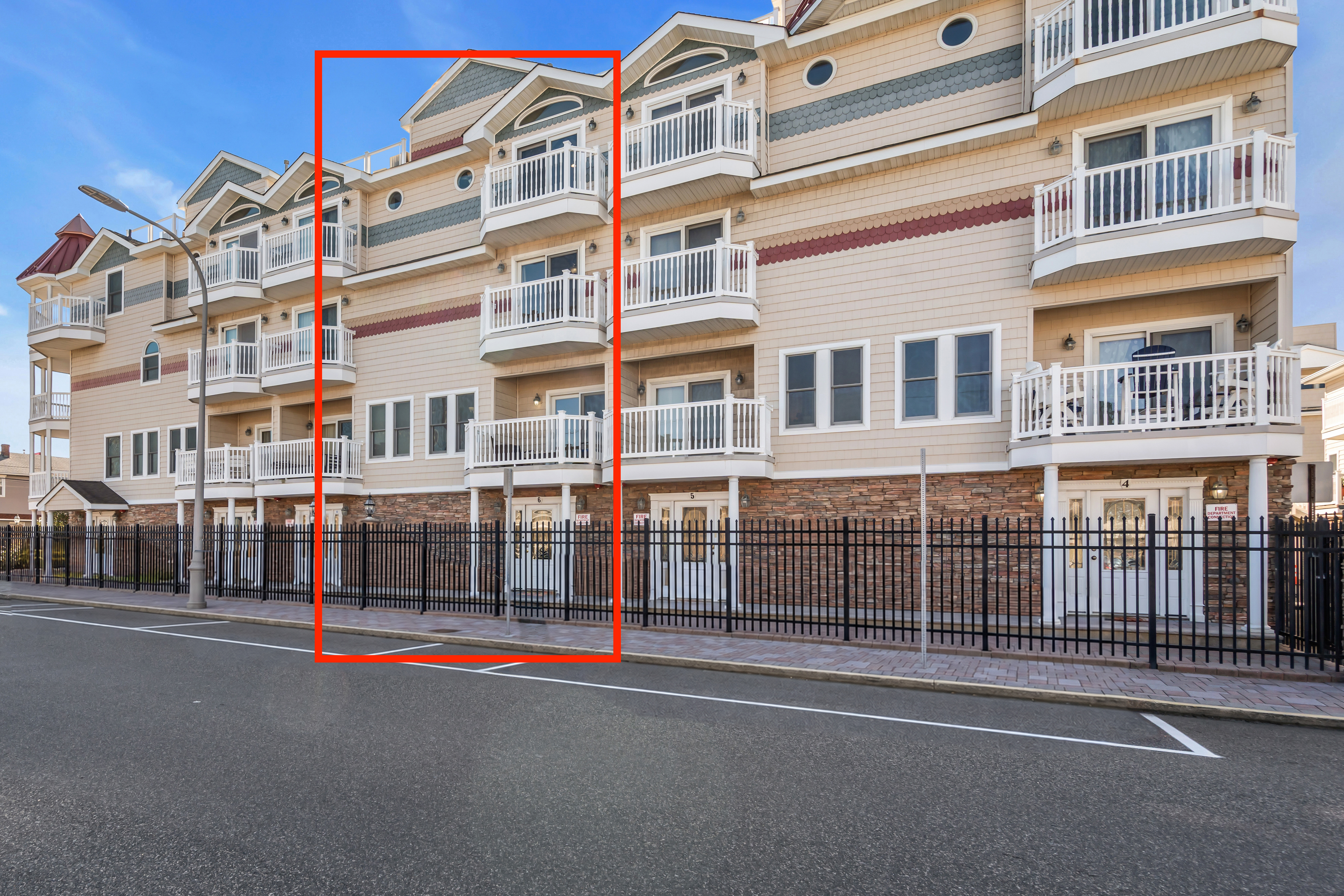 21 Blaine Ave #6