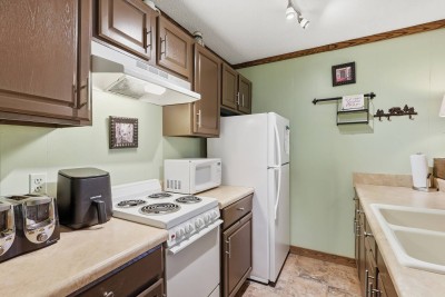 Well-equipped kitchen with full-size appliances and ample cabinet space