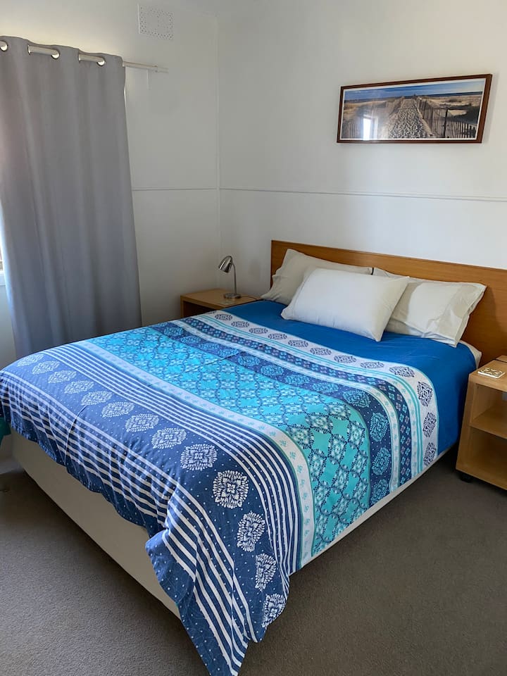 Bedroom 1. Queen Bed