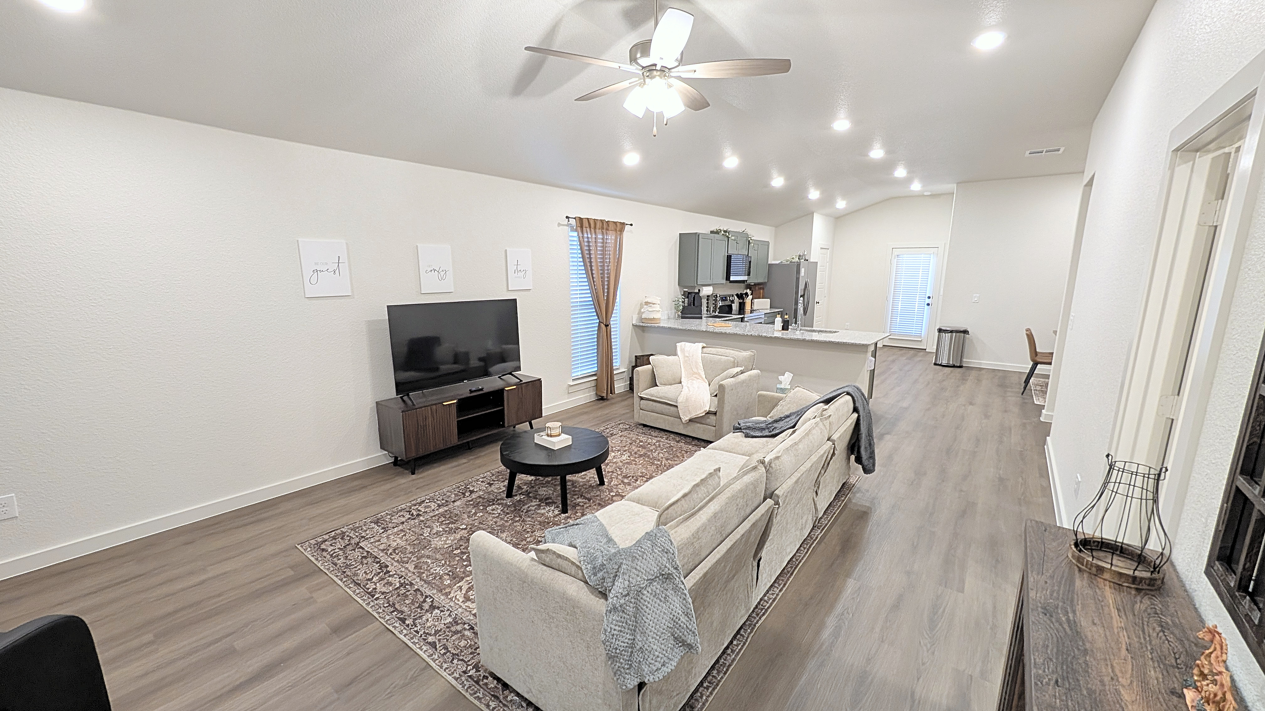 Modern 3BR Auburn St. Retreat