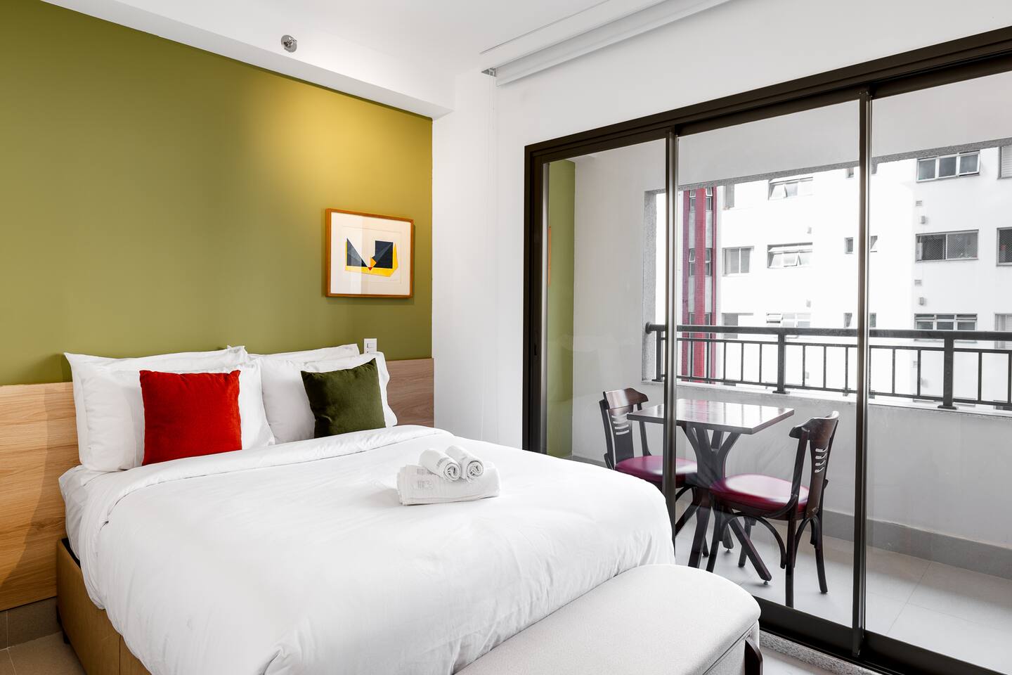 BSR | Cozy Studio | Perdizes | Balcony View & Pool