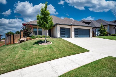 Modern Marvel vacation rental in Edmond, OK — photo 1