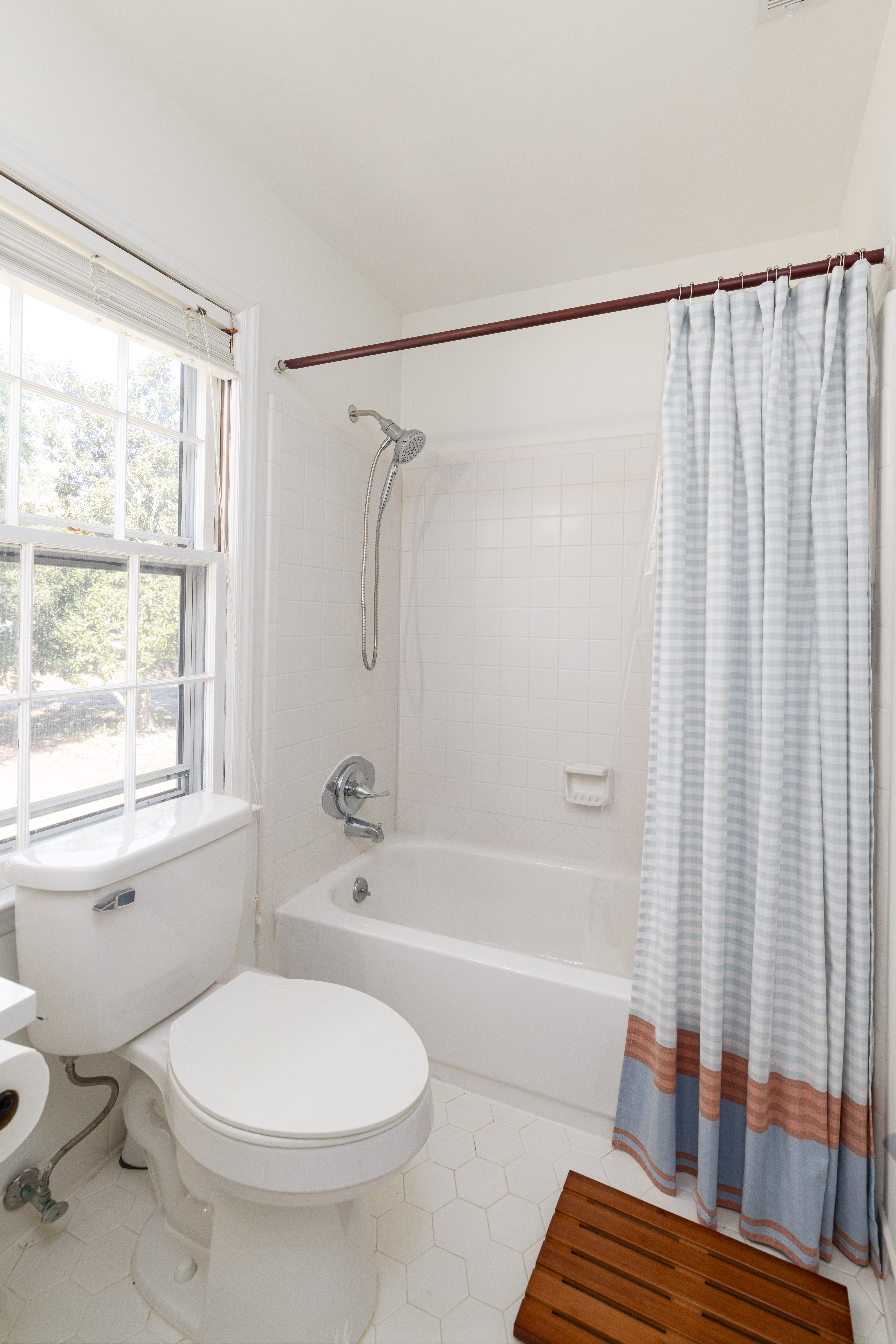 Full bath with a tub/shower