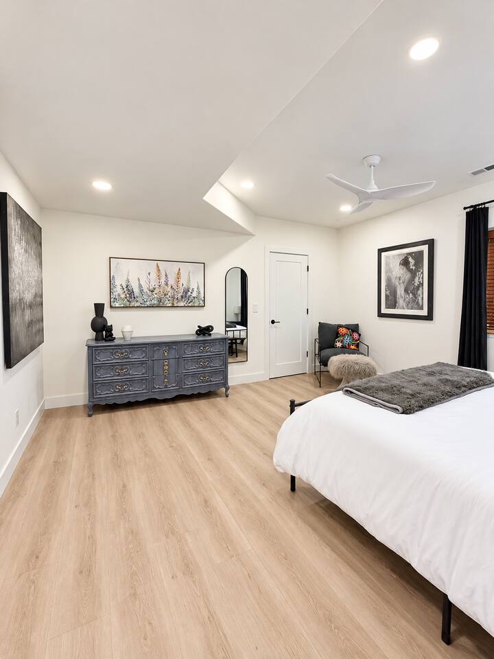 Ensuite Bedroom (Lower Level) with King Bed