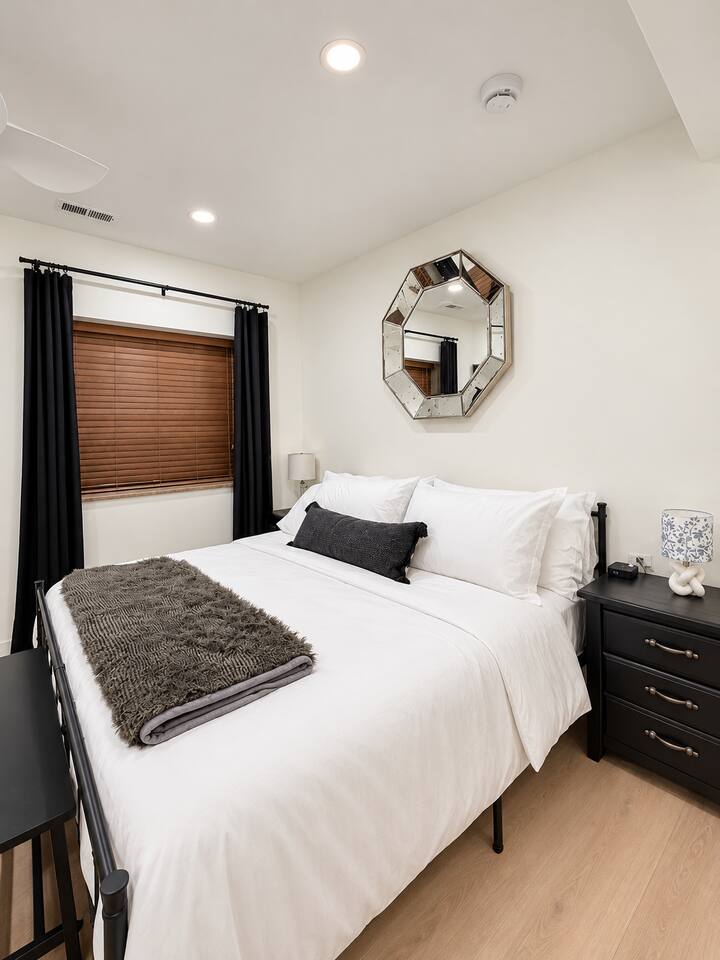 Ensuite Bedroom (Lower Level) with King Bed