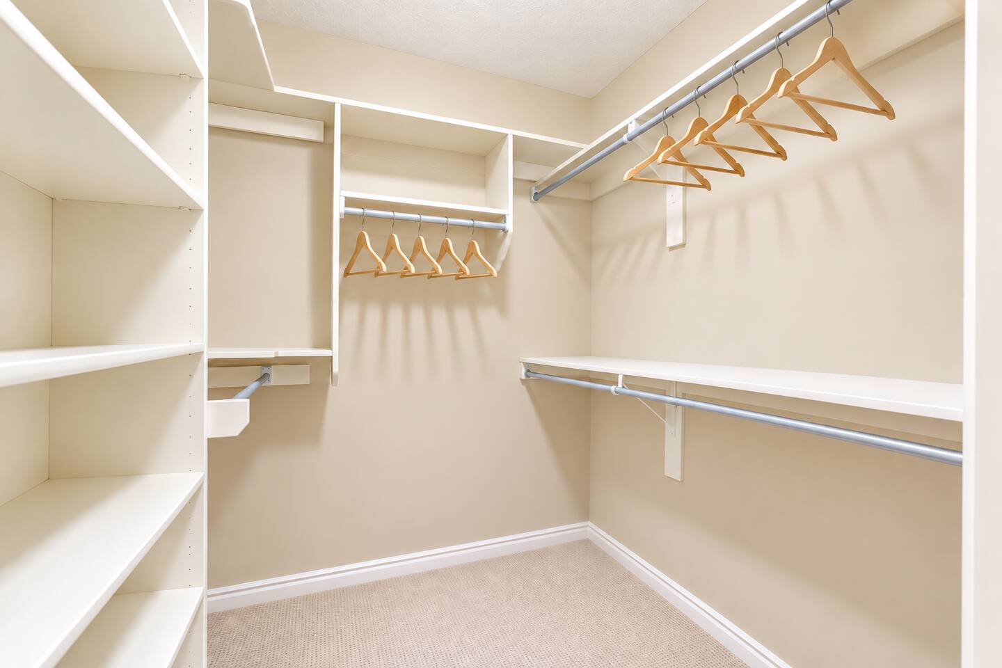 Primary Suite (Main Level) Closet