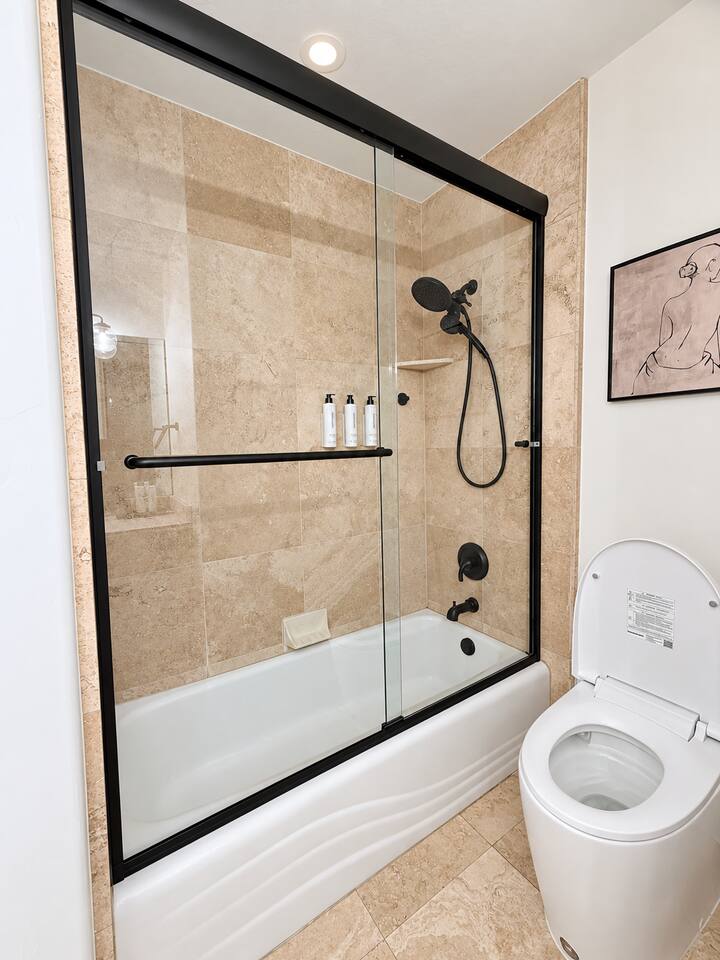 Bathroom (Main Level) with Tub Shower