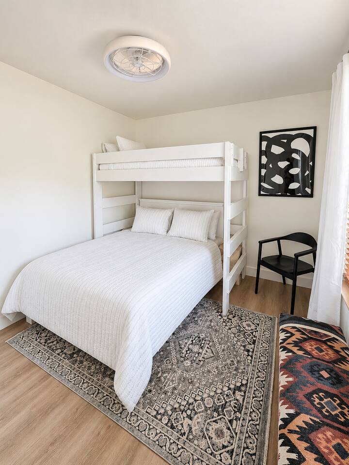 Bedroom (Main Floor) with Two Bunk Beds (Queen / Twin)