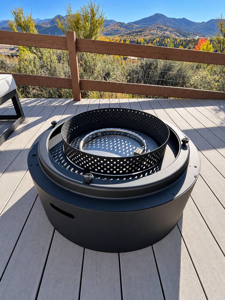 Backyard natural gas fire pit