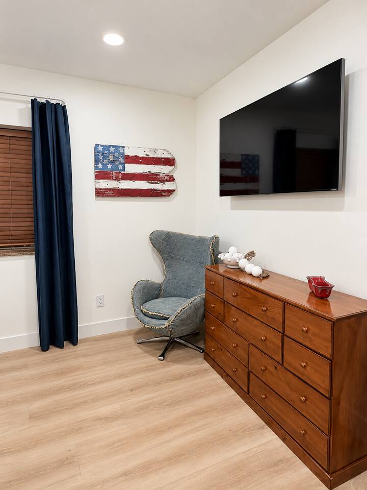 Bedroom (Lower Level) with Four Bunk Beds (Full / Full + Full / Full) and 55" TV with Roku