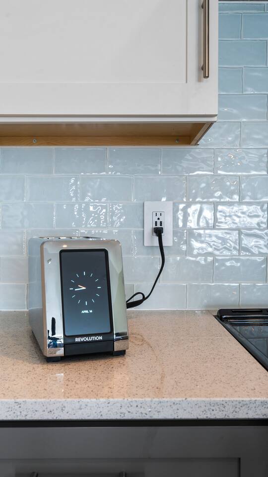 Revolution Cooking 2-Slice High Speed Smart Toaster

Not just a pretty look, but it delivers a perfect toast too.