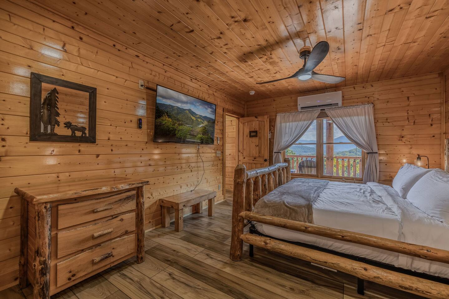 ALCYONE  King Suite Bottom Floor, 65" ROKU