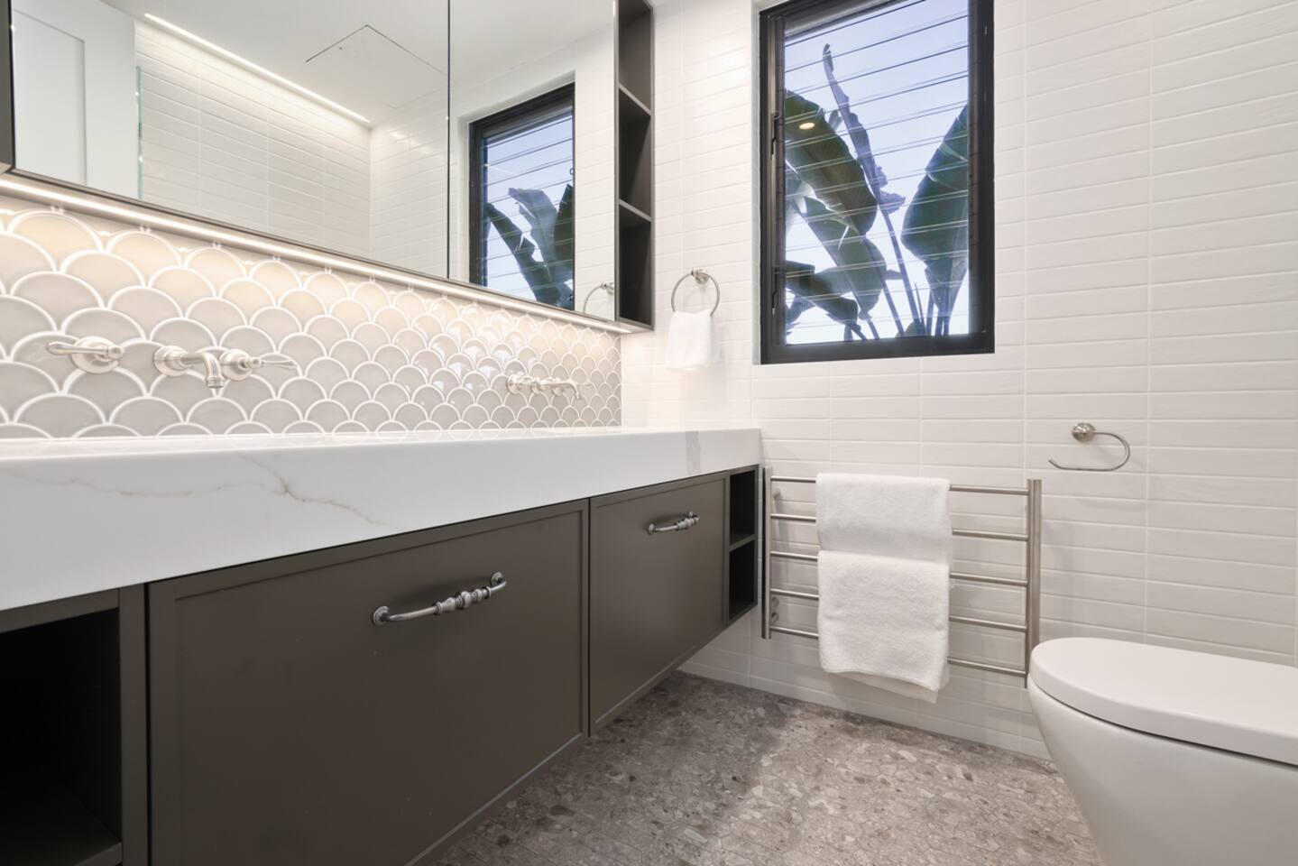 Ensuite bathroom with double sinks