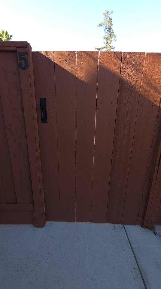 Private patio gate, Unit 5