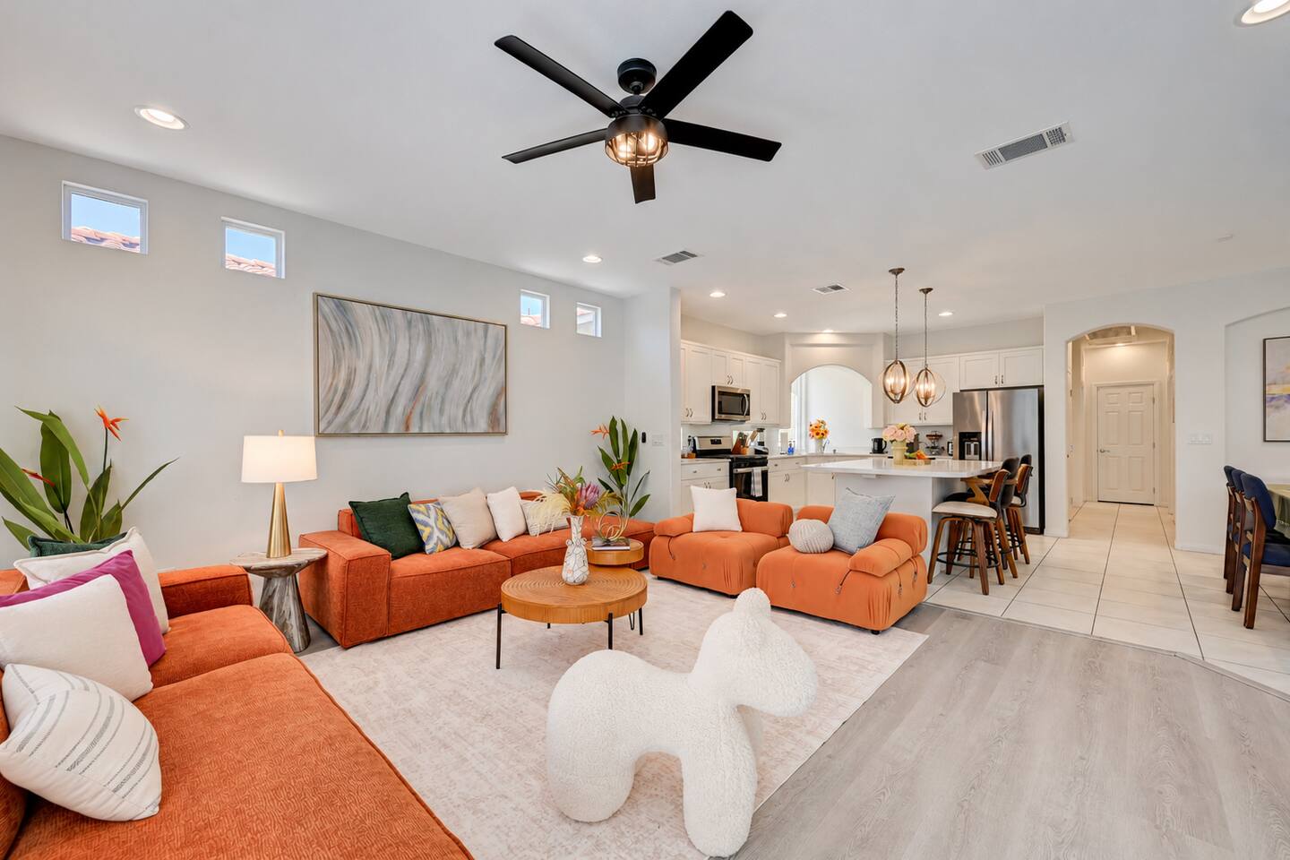 Comfy Stay 6 BR 8 Beds | First Floor 4 Beds