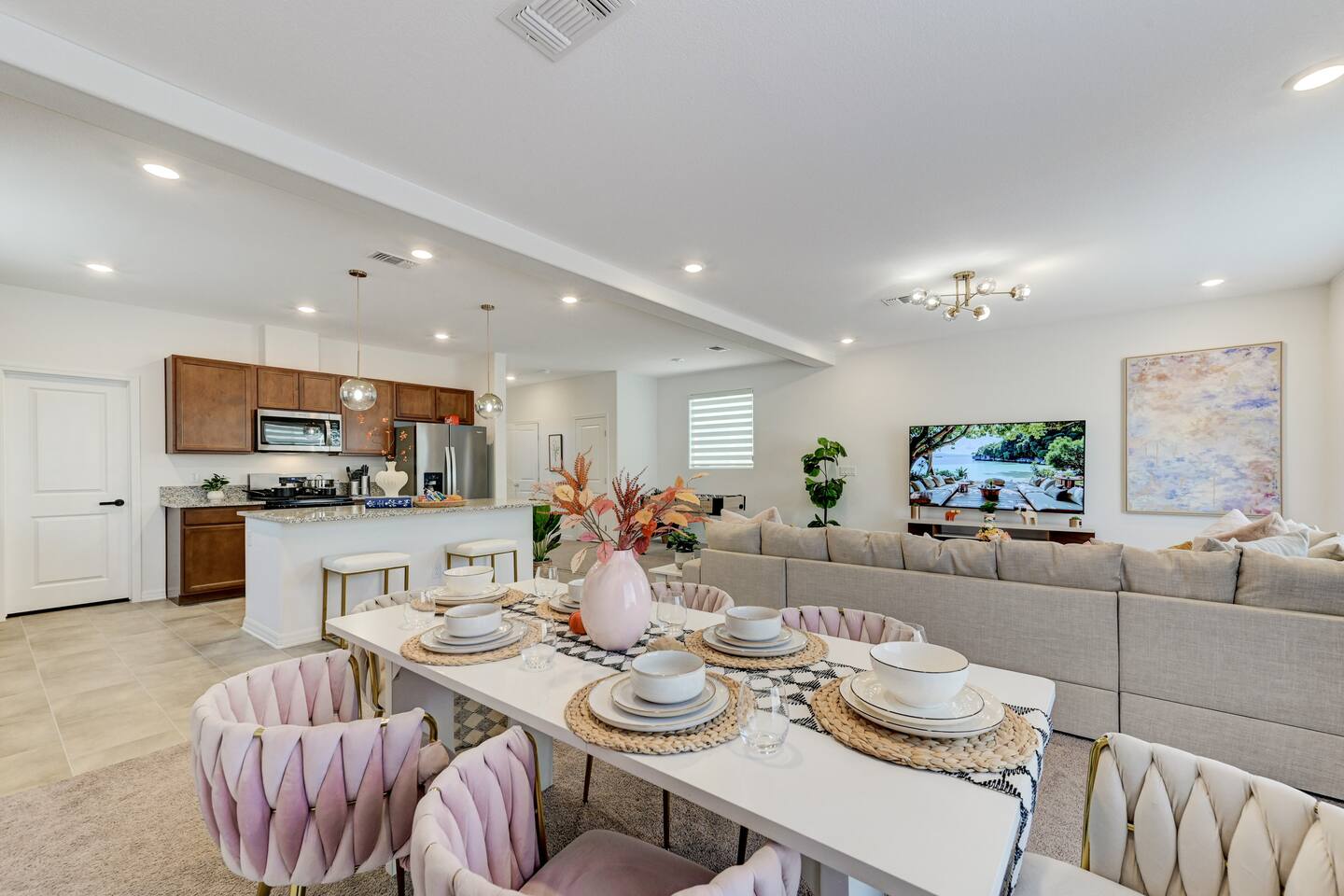 Chic 5 BR 6bedsNew Furniture•Near Strip&Attraction