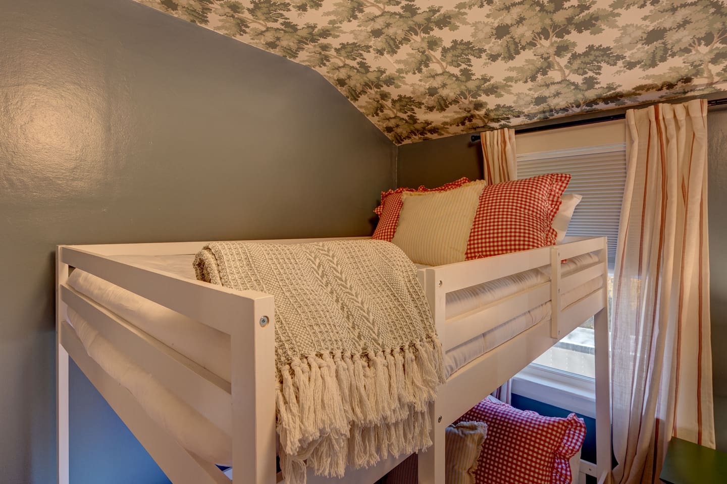 Enjoy our bunk room featuring a double-over-double and twin-over-twin bunk bed, plus a Roku TV with Guest Mode. Perfect for families and groups, this cozy space offers comfort and entertainment after exploring North Conway and the White Mountains.