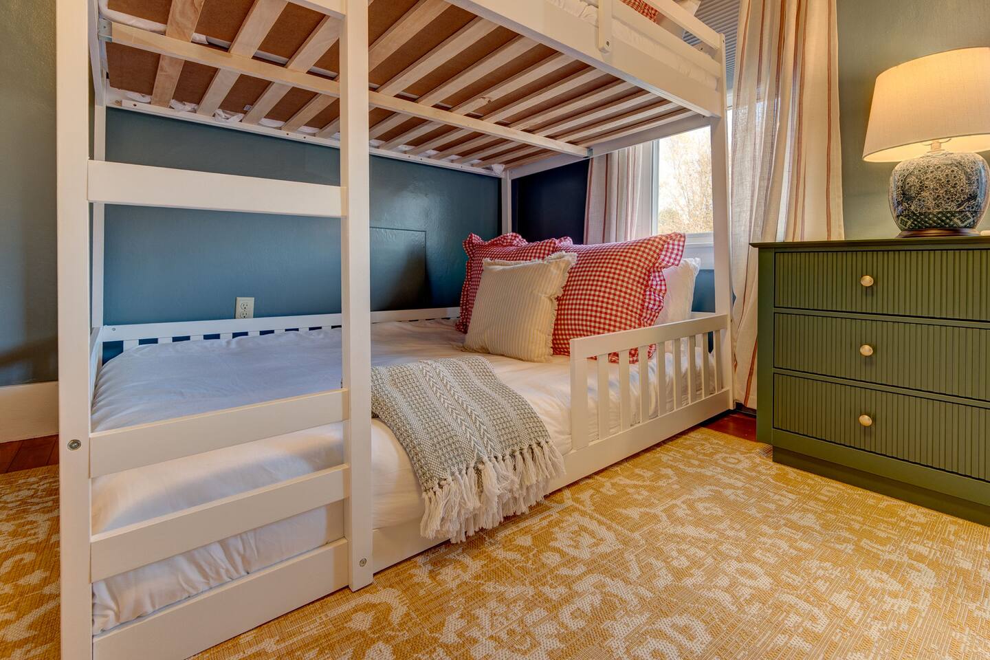 Enjoy our bunk room featuring a double-over-double and twin-over-twin bunk bed, plus a Roku TV with Guest Mode. Perfect for families and groups, this cozy space offers comfort and entertainment after exploring North Conway and the White Mountains.