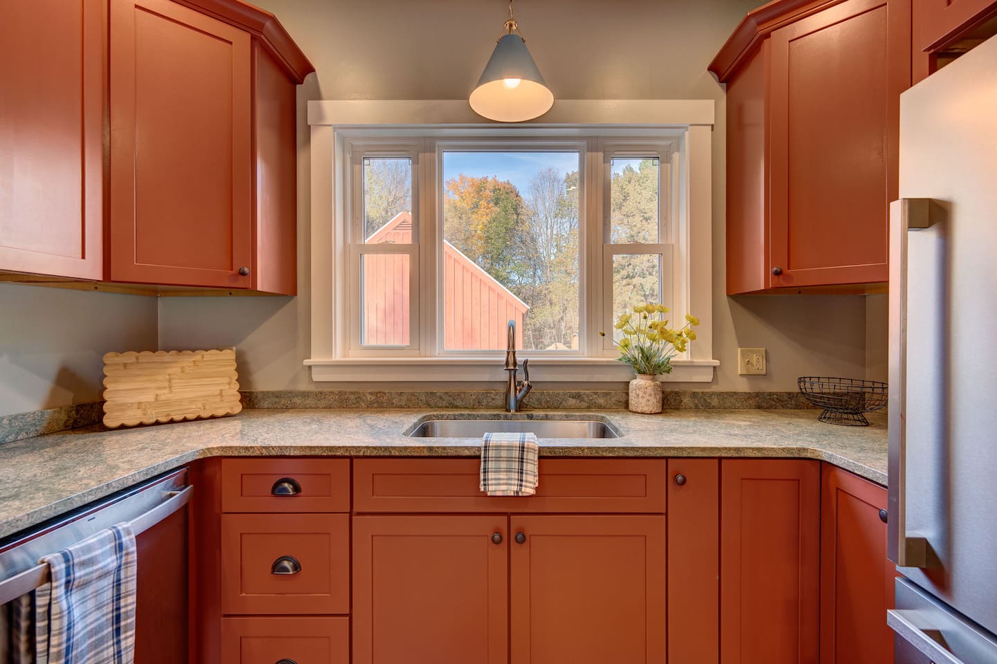Enjoy a fully stocked kitchen with a coffee bar, perfect for preparing family meals and morning coffee. This thoughtfully designed space has everything you need to cook, gather, and recharge before exploring North Conway and the White Mountains.