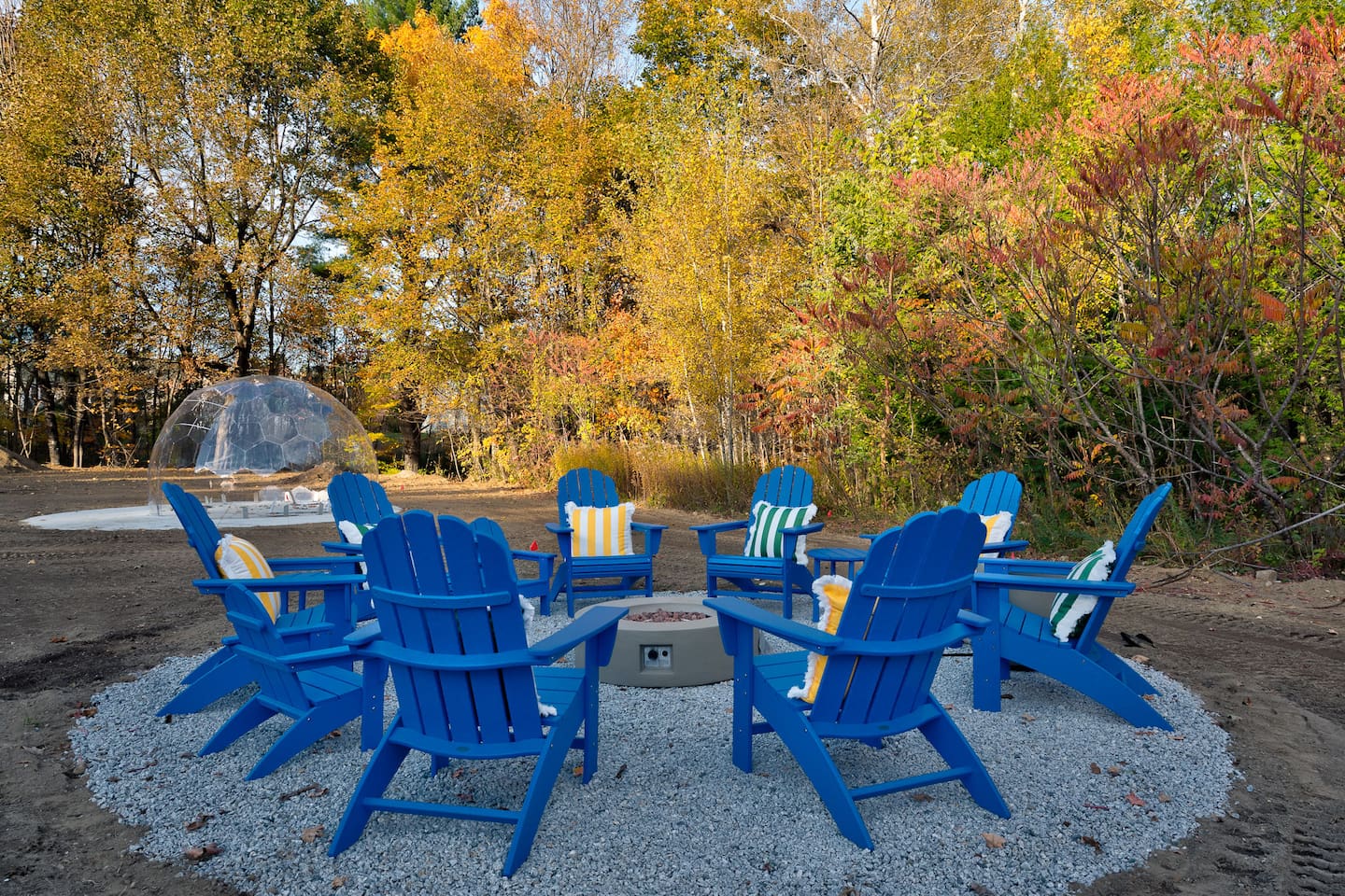 Relax outdoors with a hot tub, sauna, stargazing bubble dome, and propane firepit surrounded by Adirondack chairs. Unwind after exploring North Conway and the White Mountains, gather around the fire, and enjoy memorable evenings beneath the stars.