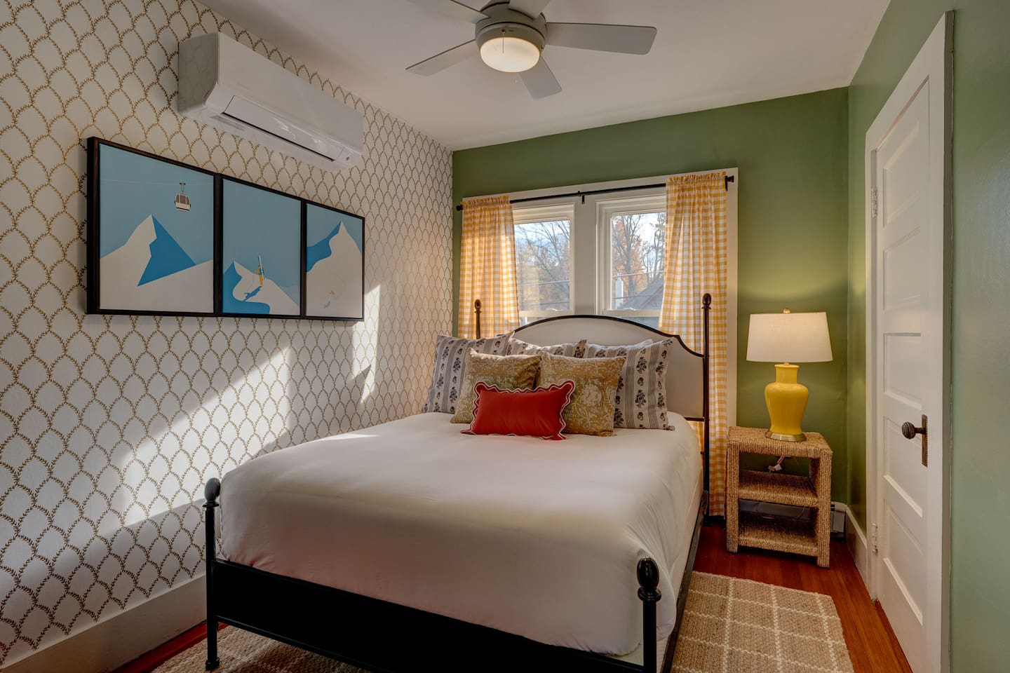 Relax in your designed queen bedroom featuring a comfortable queen bed and Roku TV with Guest Mode. This cozy retreat offers comfort and entertainment after a day of skiing, hiking, or exploring North Conway and the White Mountains.