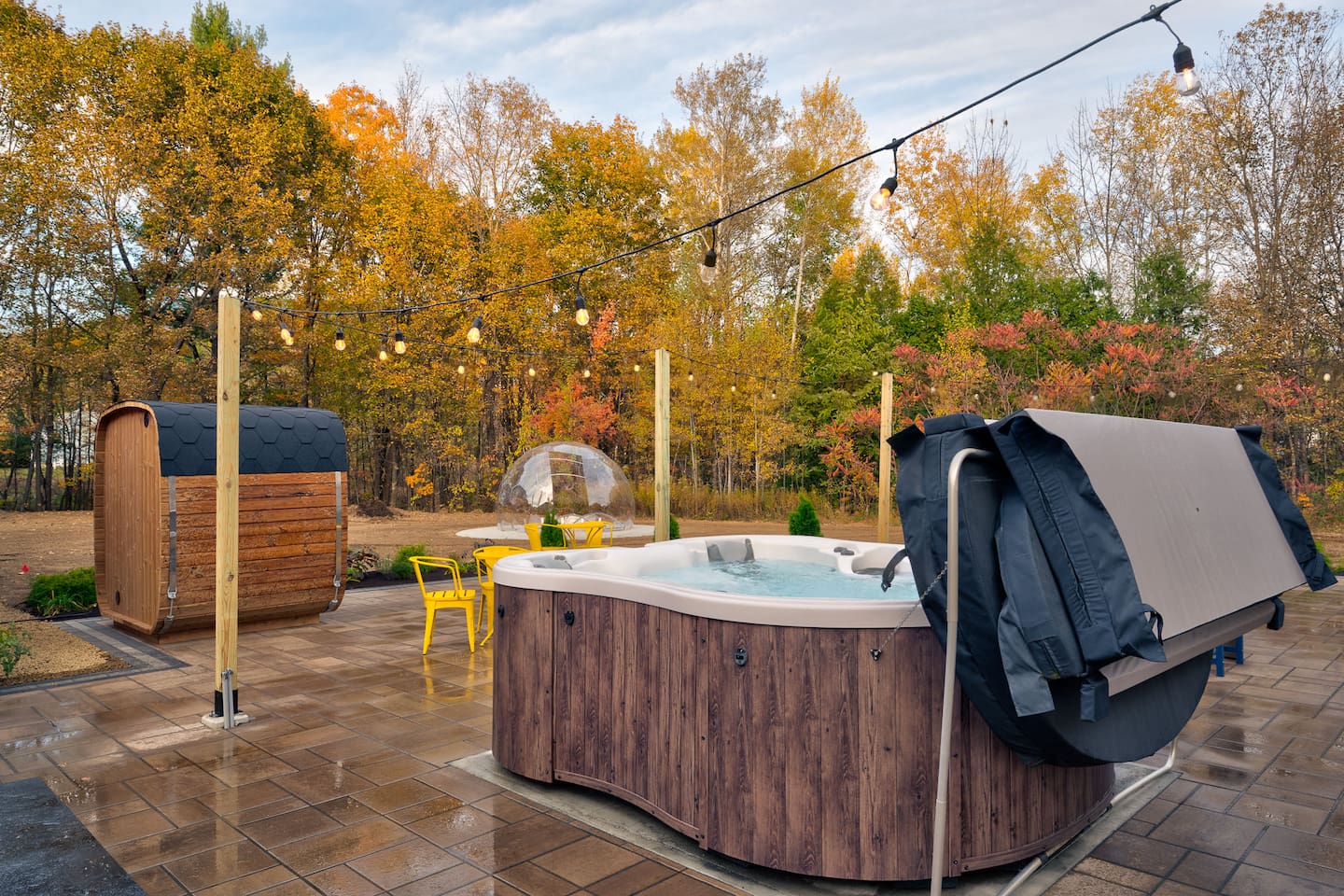 Hot tub, sauna, star gazing bubble, al fresco dining