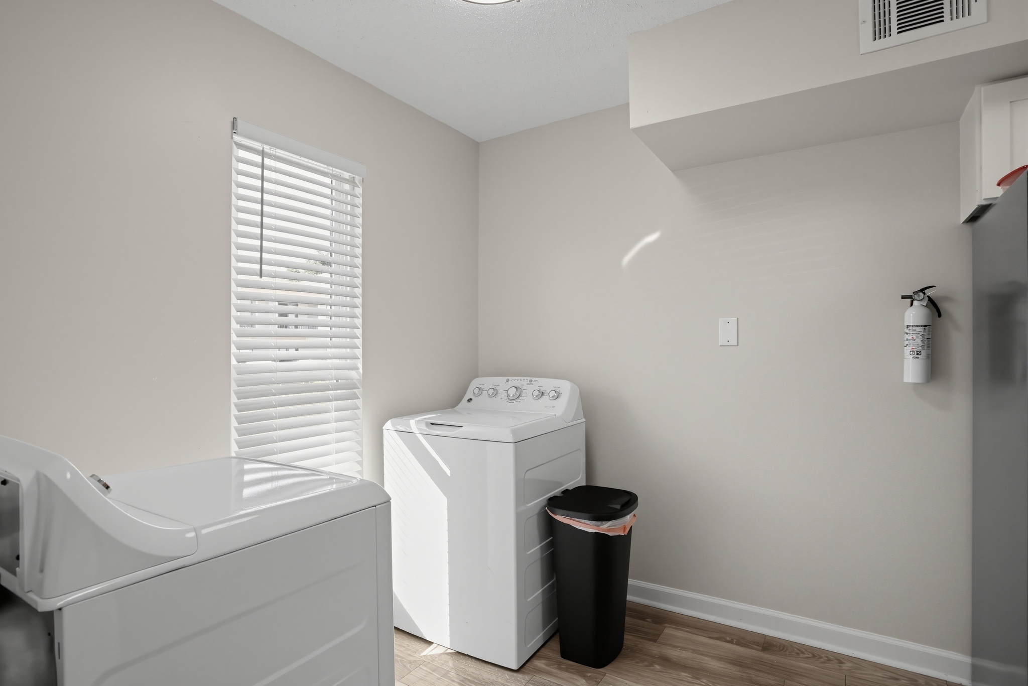 Bright in-unit washer/dryer for easy, convenient laundry during your stay