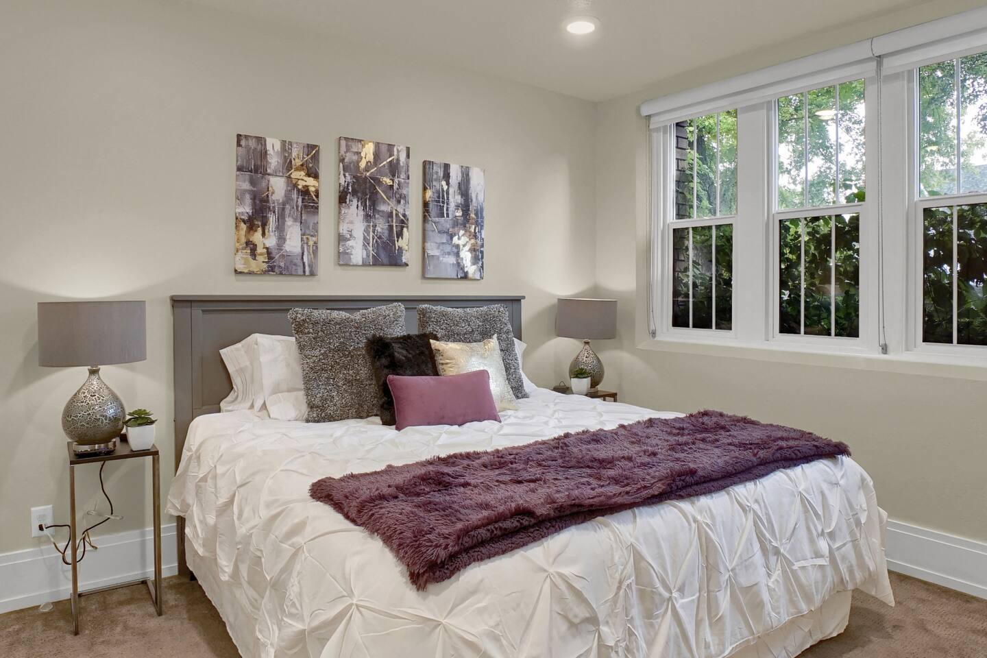 Unique | DT Provo | King Suite | 300+ Wi-Fi