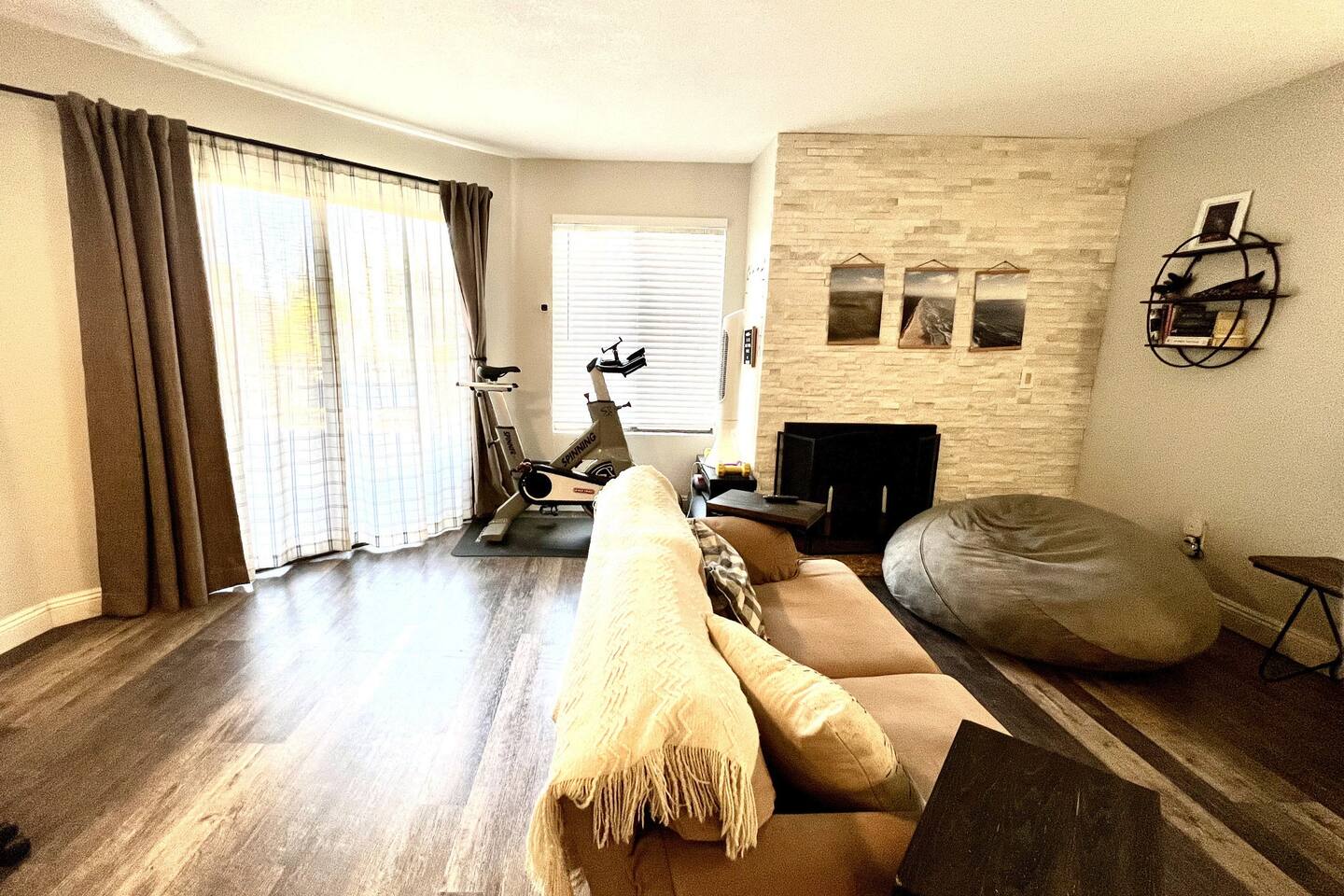 Sunny Retro Row Condo- Walk to Beach!