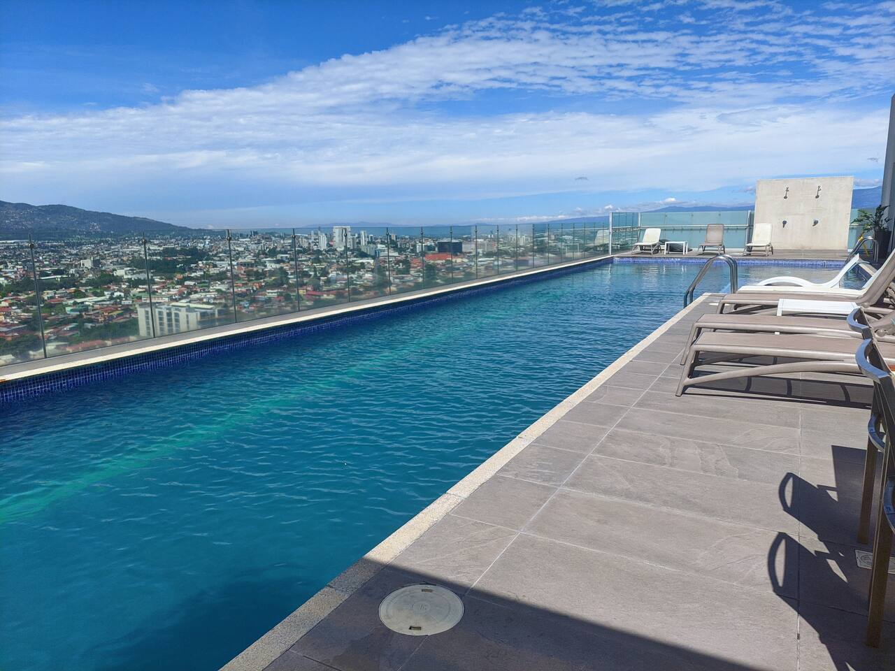 Rooftop Pool - AC - Gym - In Unit W/D - iFreses 6c