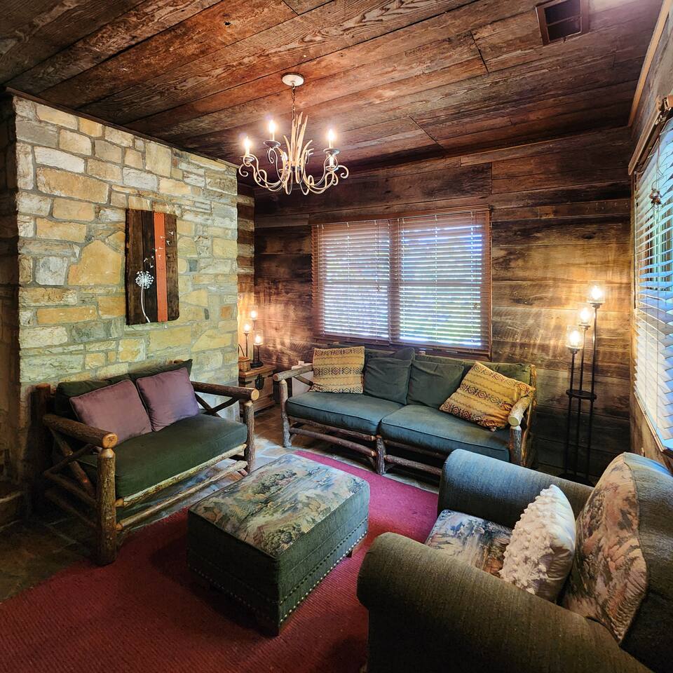 Walkable Downtown Cottage with Smokies 8 Min Away