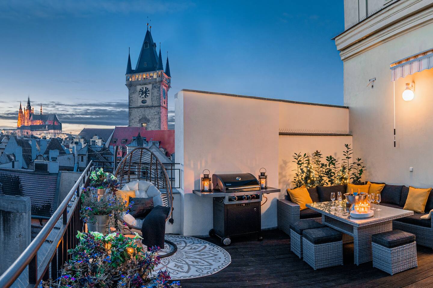 6BR  4,5bath Golden Old Town BBQ & Castle V!EWS