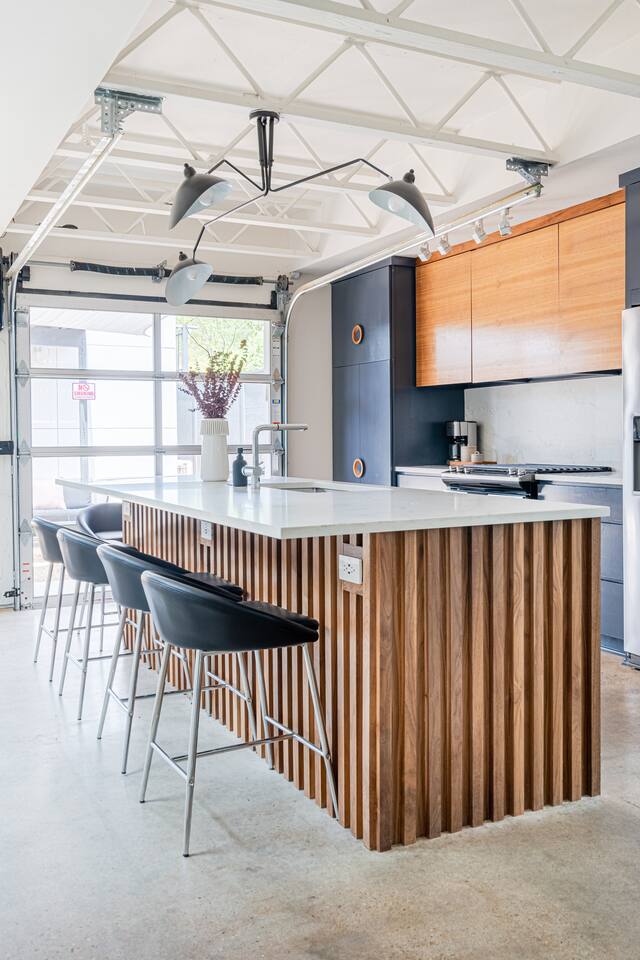 Eastside Retreat: Work, Play & Explore Downtown