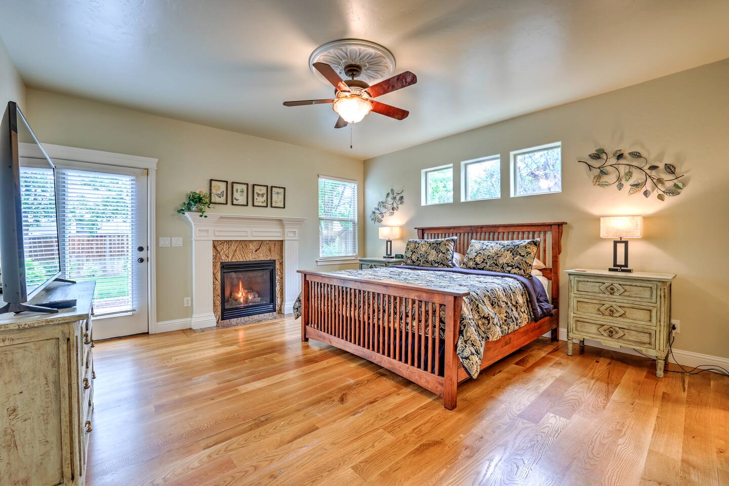 Lux Meridian Home | Central Location - Village