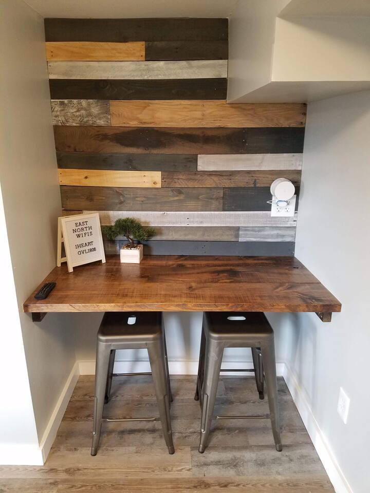 11 Cozy Corner Apartment-couples or solo trvlers - Apartment