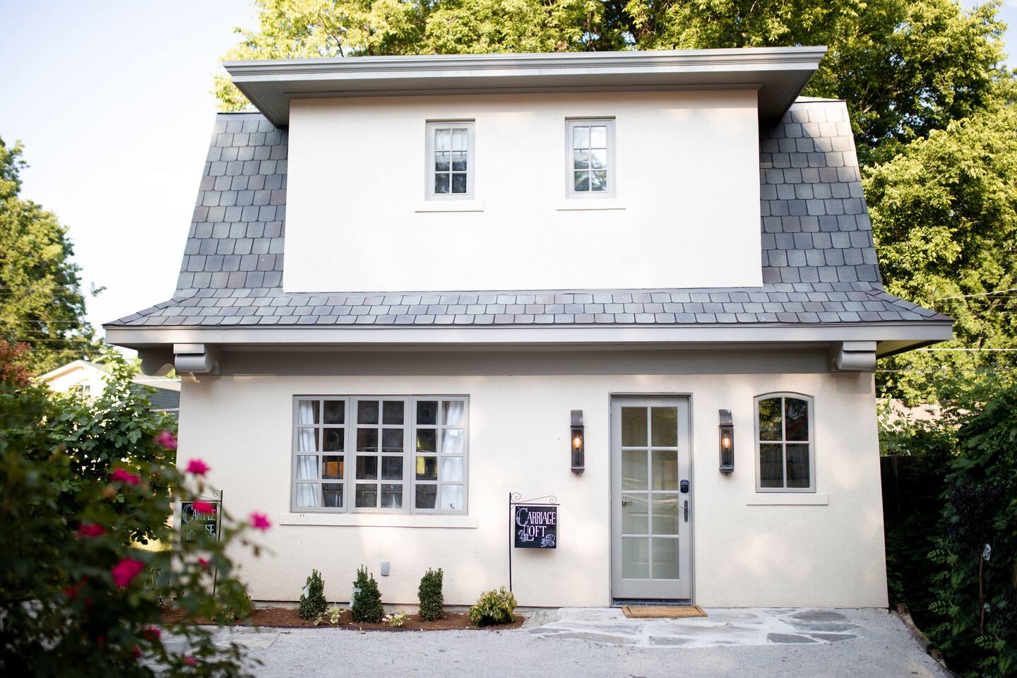Carriage House Suite | Historic Downtown