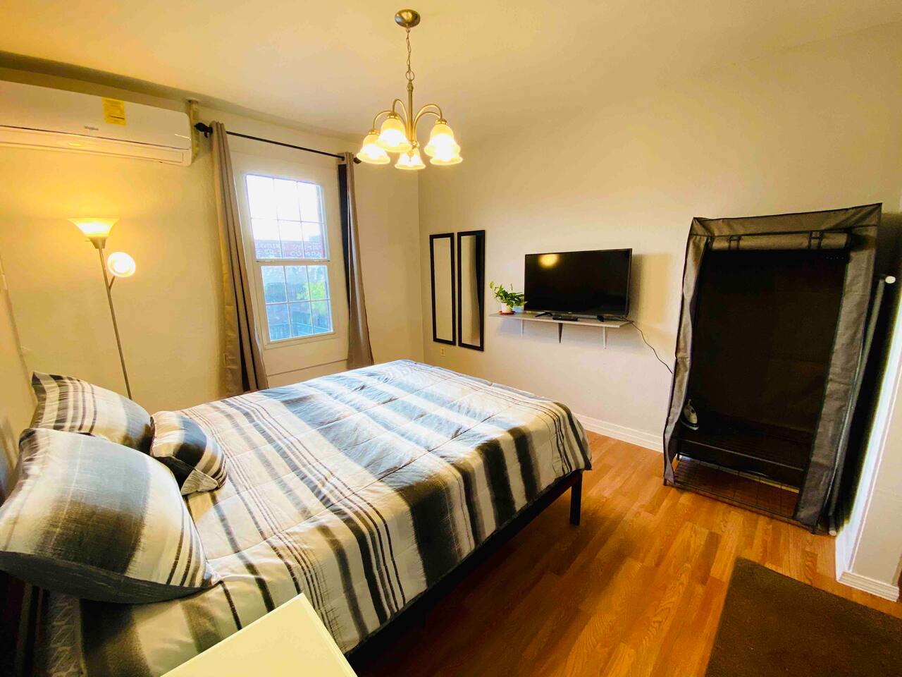 Private apt complex in the heart of Downtown EP