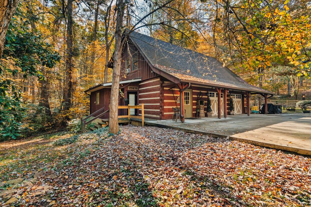 Smoky Mountains Studio - Sauna - WiFi - AirHockey - FirePit