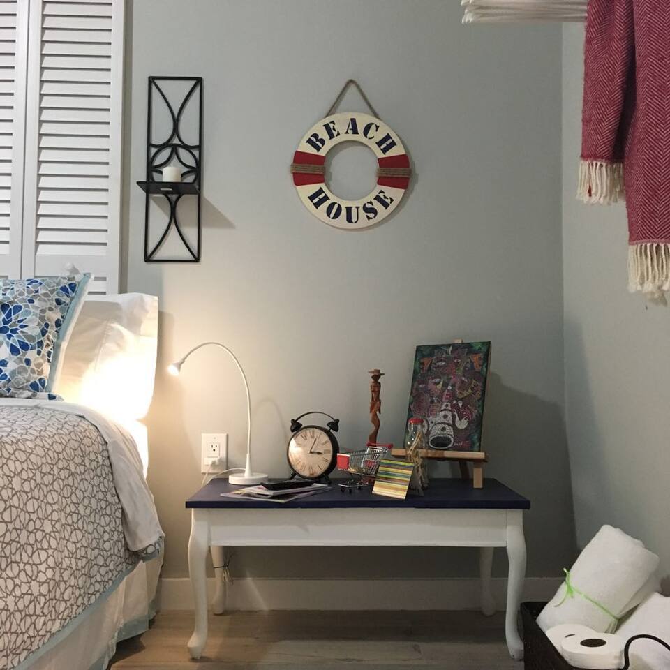 Walk to Restaurants and Shops - 5S