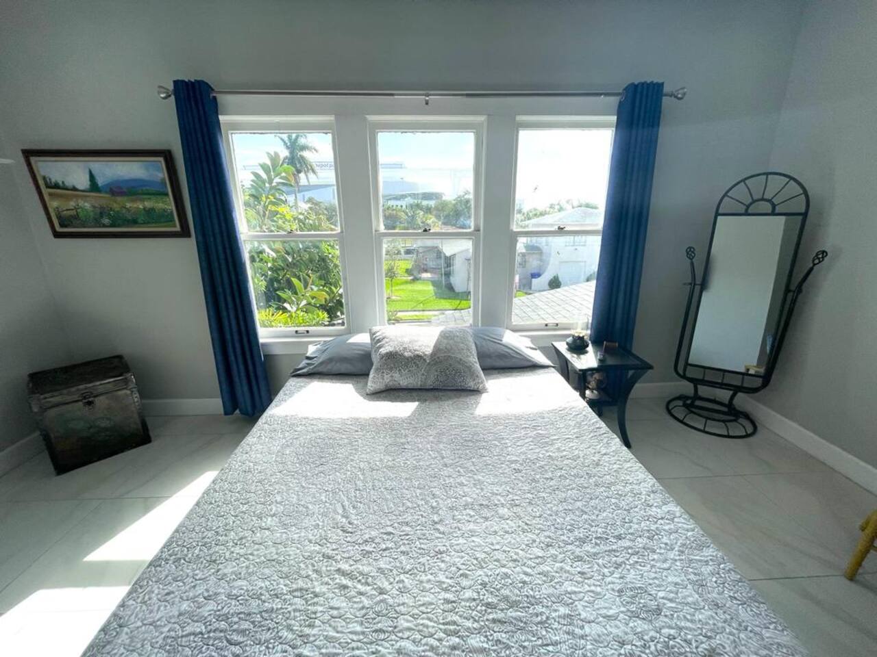 Best Views walk to Marlin's Stadium Parking (5G)