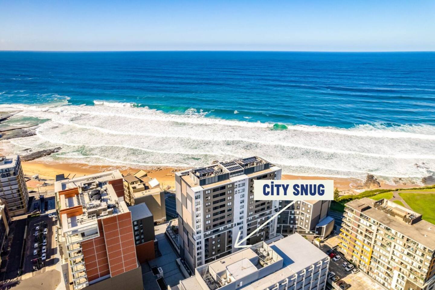City Snug on Newcastle Beach - Parking Options