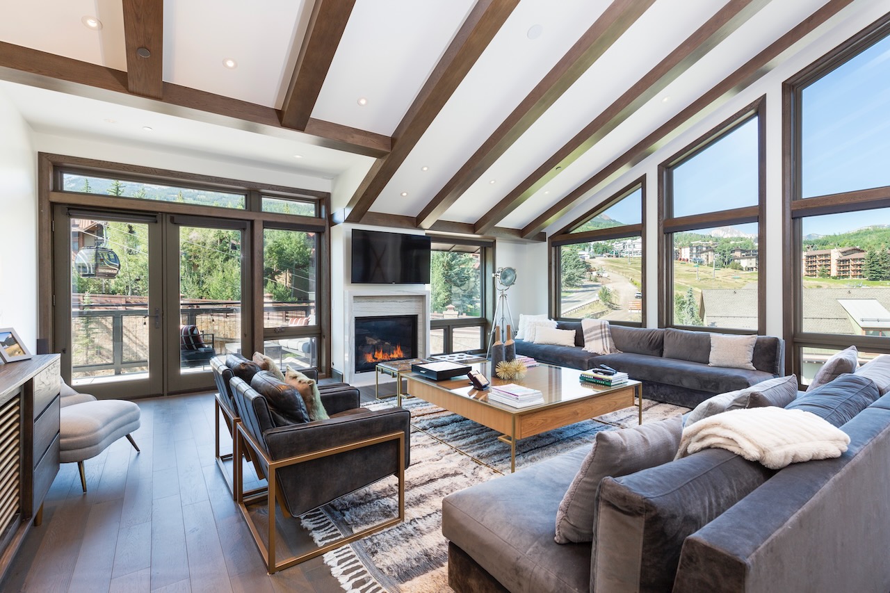 Ultimate Summertime Luxury Penthouse Retreat!