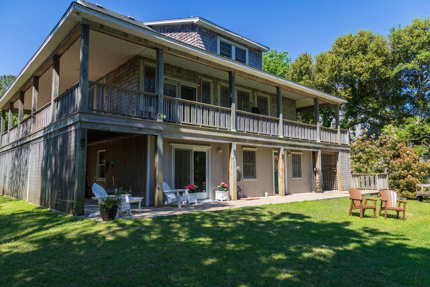 Dancing Pines | 1 Mile to Beach • Peaceful Studio